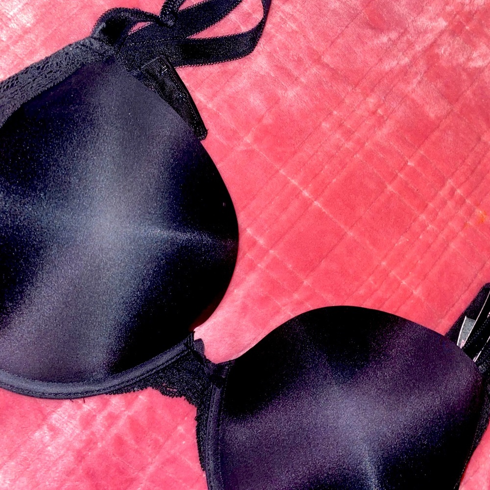Brand Bew Victoria’s Secret Bra 34DDD